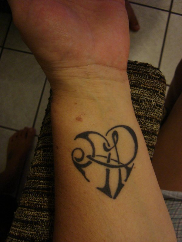 Ana - A+R heart tattoo