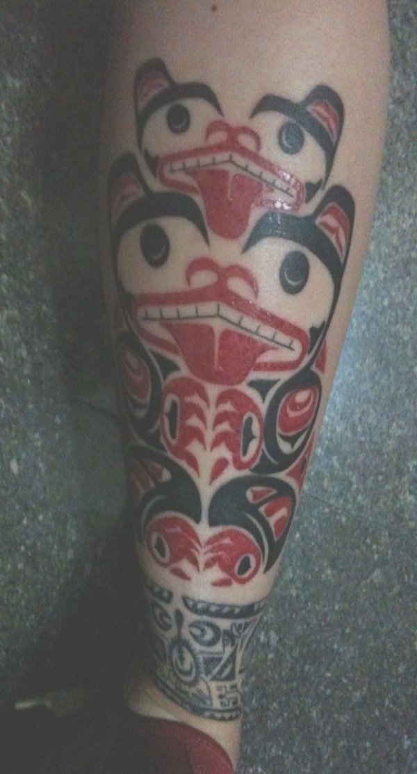 Anne - Haida bear tattoo