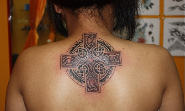 Borneo Art - Celtic cross tattoo