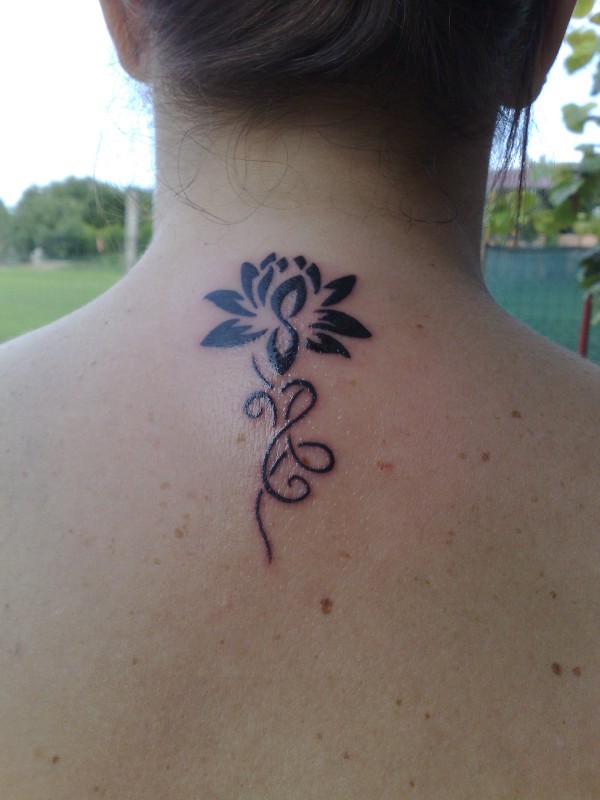 Ombretta - Lotus flower tattoo photo