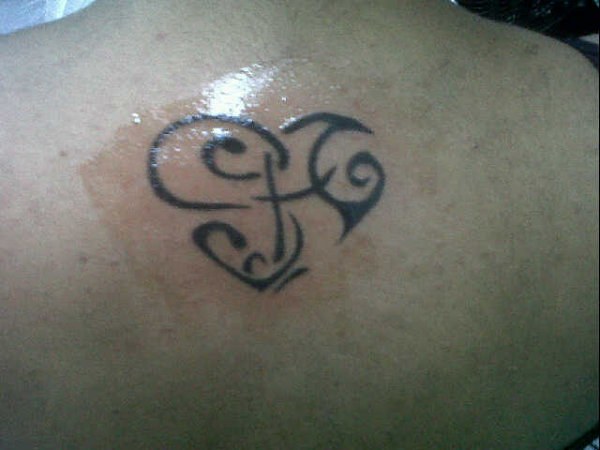 Saira - S+A heart tattoo