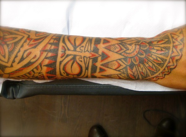 Tanne colour Polynesian tattoo photo